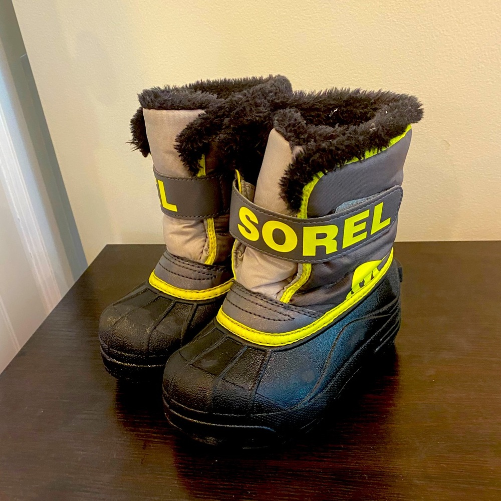 Little boys/girls Sorel 10T snow waterproof boots